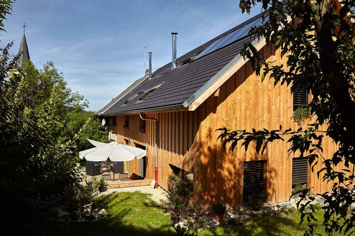 La Maison Des Coeurs Attignat-Oncin Exterior photo